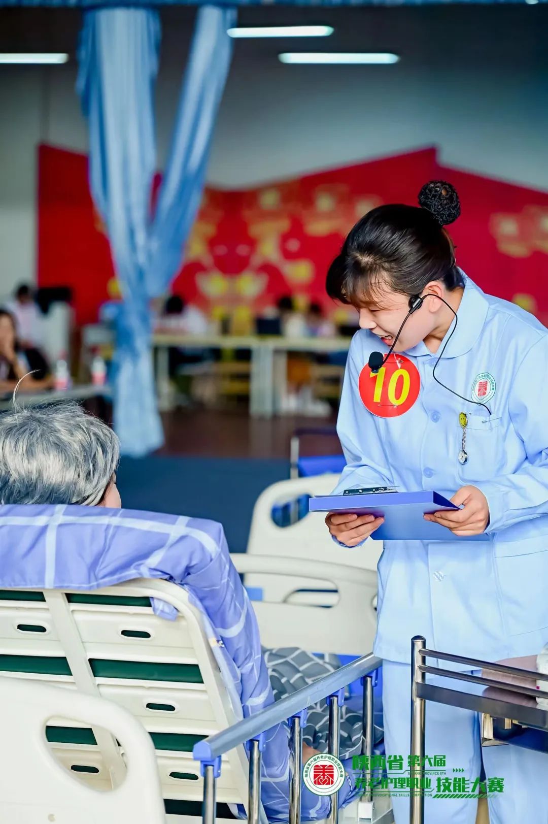 頤悅養(yǎng)老公司的李露露，你是好樣的！