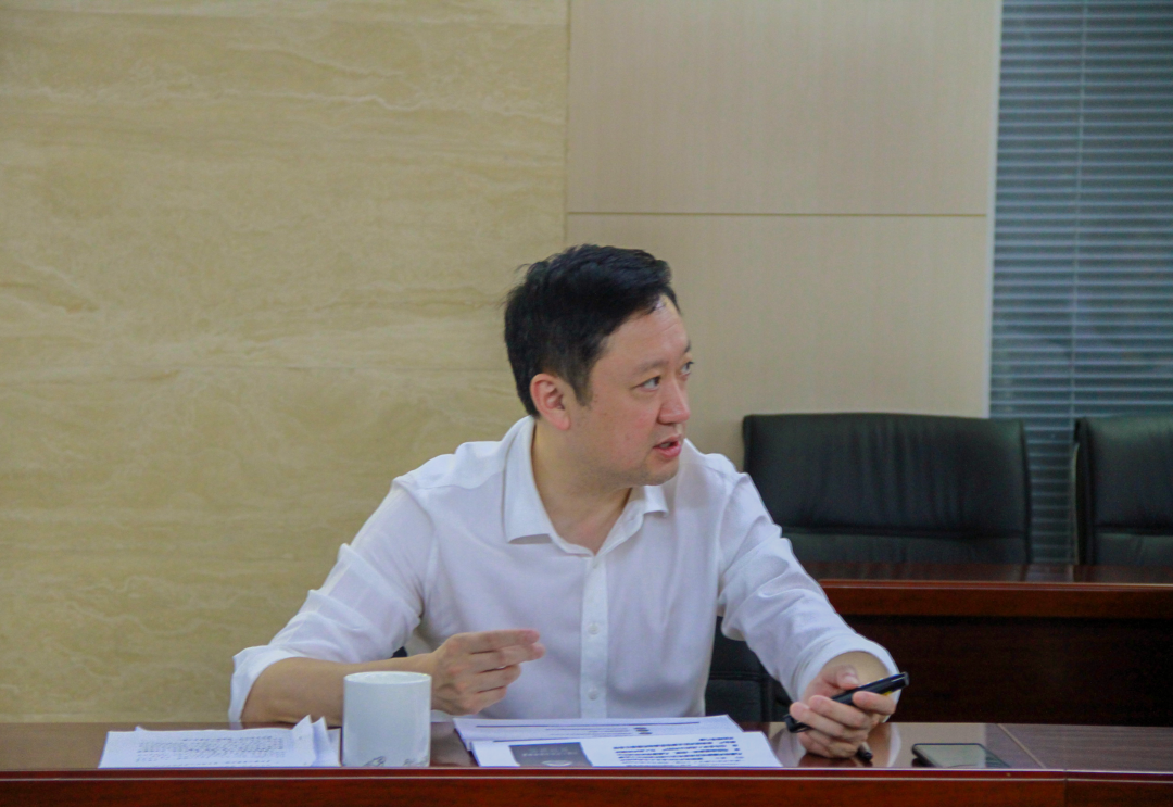 杜巖岫同志參加支部活動(dòng)，為黨員講授黨課