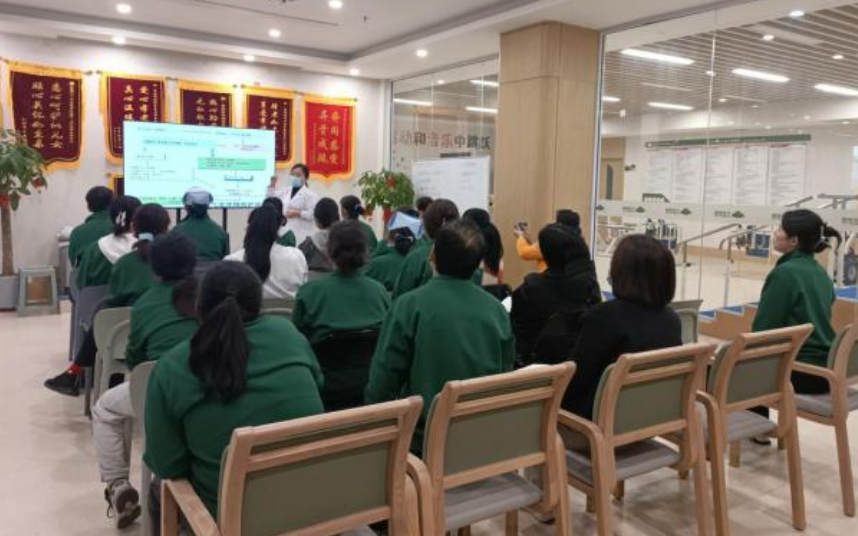 “救”在身邊！共筑服務安全——頤信養(yǎng)老舉辦急救技能培訓